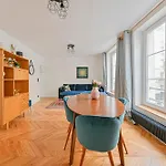 Pantheon Apartment Paris